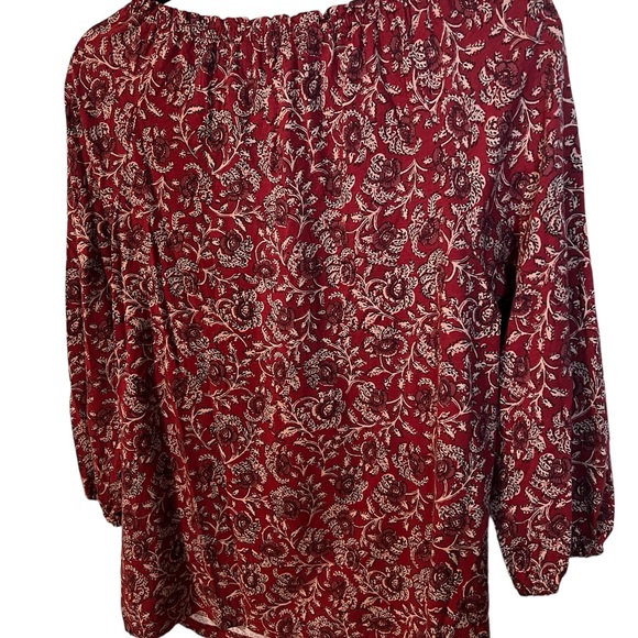 🆕 A pretty top by Chaps in size medium - Picture 7 of 7